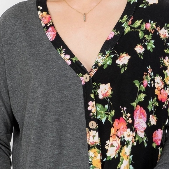 Charcoal BLACK FLORAL PRINT BUTTON DOWN V-NECKLINE WITH KNOT TWIST TOP NEW ITEM! - Picture 6 of 6